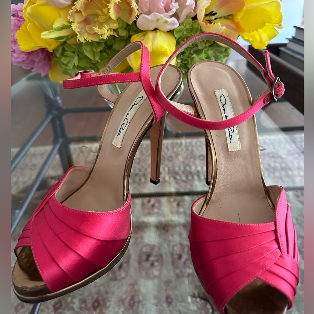 Oscar de la Renta pink satin heels size 38